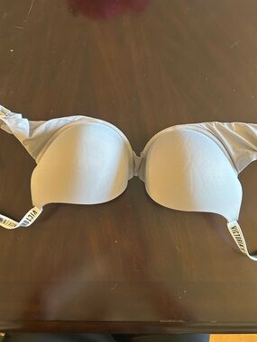 Victoria’s Secret t-shirt push up full coverage 34DDD